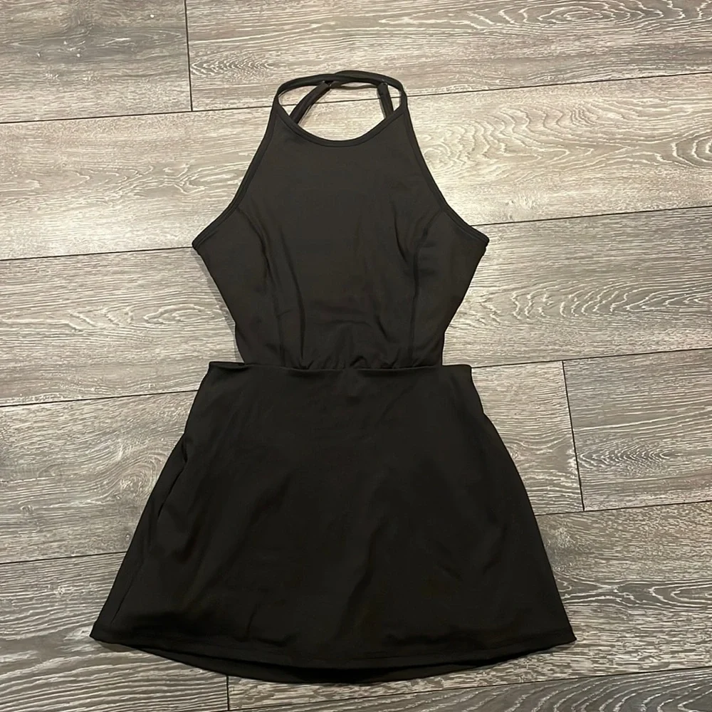 Garage athletic dress - Picture 1 of 3